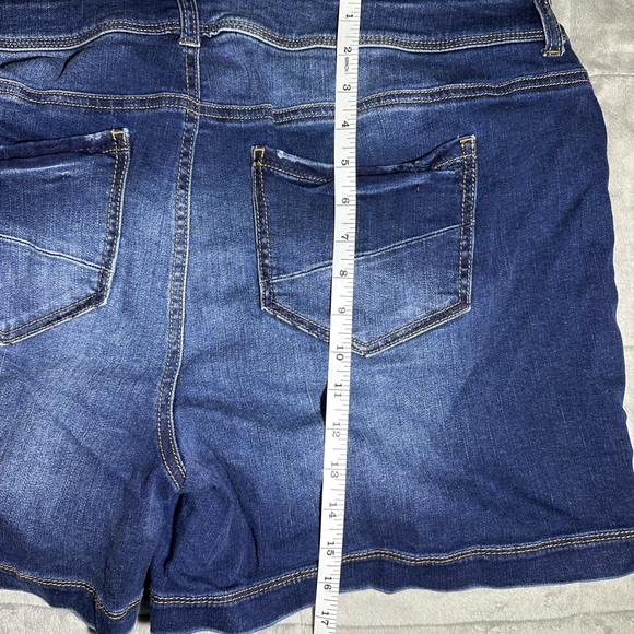 Maurices Dark Blue Jean Shorts size 20 - Picture 4 of 5